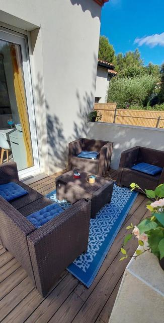 Villa Garrigue - piscine, parking, maison entière