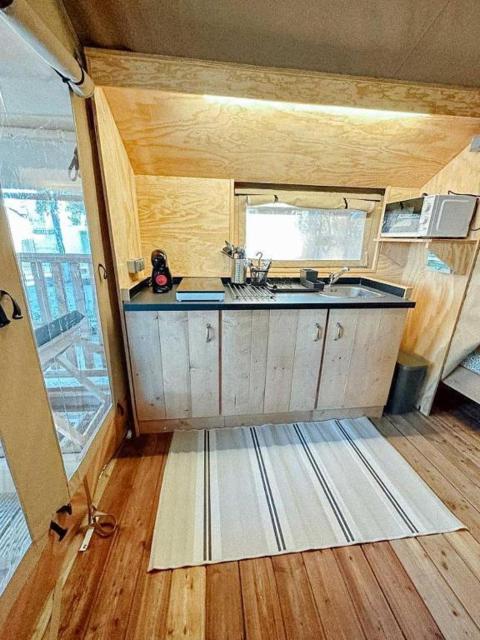 Camping Miramar Playa - tienda familiar