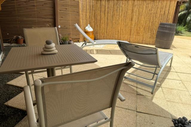 Suite Lagoon climatisée avec piscine, spa privatif