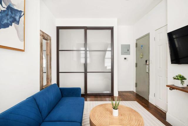 69-2B Prime Lower East East BRAND NEW 1br Apt