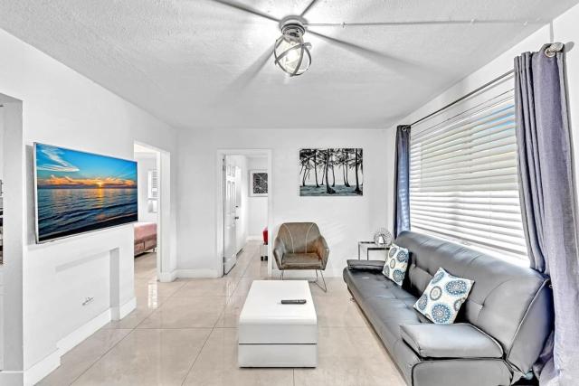 Modern & Comfy 2 BR Mins to Beach & Casino #191