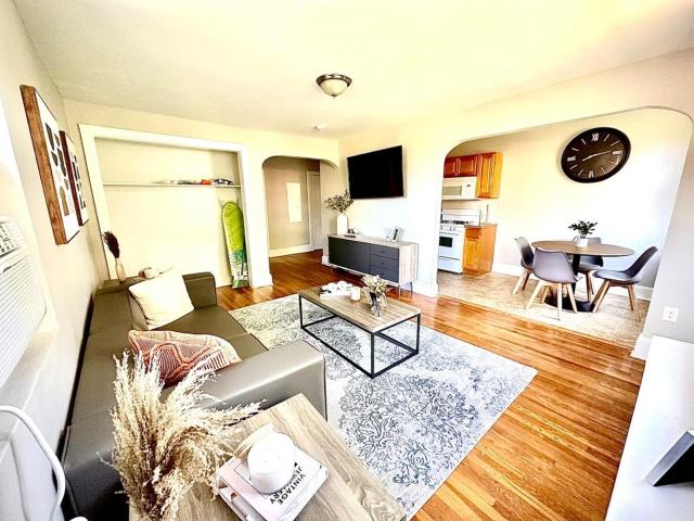 Lennox C409 Peaceful & Perfect Private 1-Br