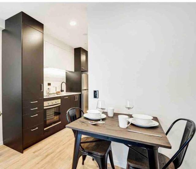 Cosy 1-bedroom with pool and sauna in city centre