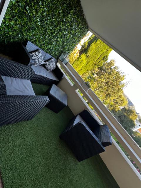 Luxueux appartement design architecte tout équipés 85m2 sur 2 niveaux plus 2 terrasses de 15m2 dans résidence privé