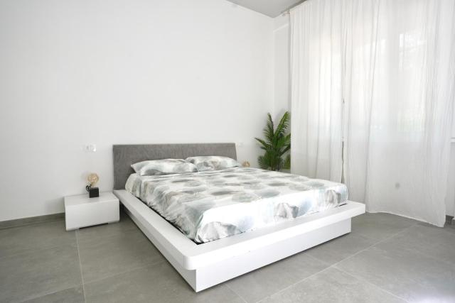 Elegante appartamento piano terra a 200 mt dal mare