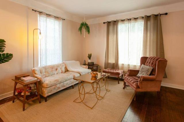 Classic & Cozy Apartments - Parking & Close to DW