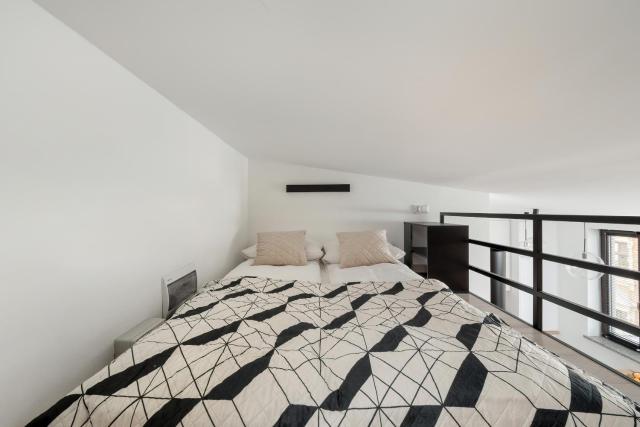 Charming Studio in the center of Lodz by Noclegi Renters