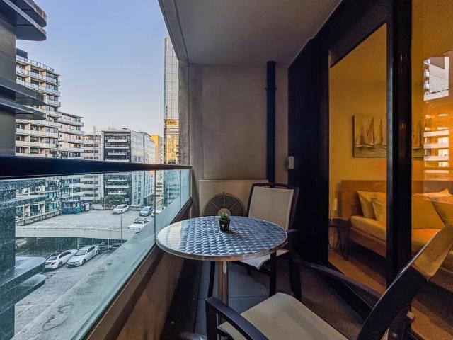Brightly place 1BR1BA in Southyarra WIFI Balcony