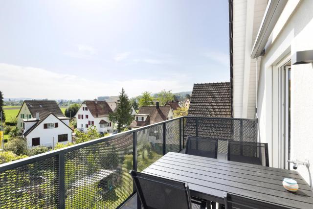 STAYY Flagship Limmattal Premium Apartments - 24h Self Check-in free Parking free EV Wallbox