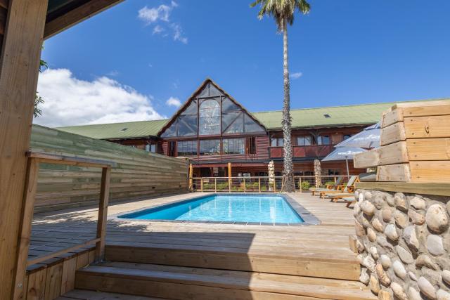 Knysna Log-Inn Hotel