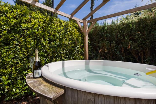 GREAT STAY - NATURE - Outside HOTTUB en SAUNA