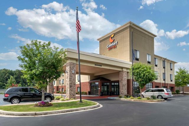 Comfort Suites Pell City near Logan Martin Lake