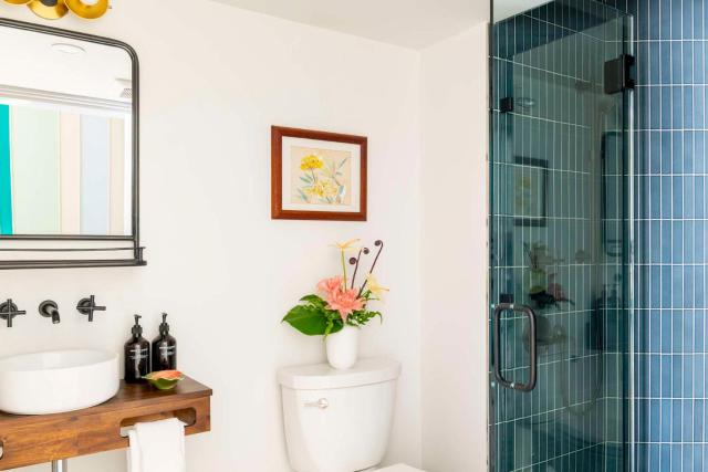 Wayfinder Waikiki - Voted Top 10 Best Hotels in Hawaii!