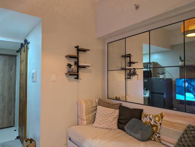 Relaxing Pool-View Studio in Mactan with Balcony