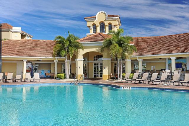 Beautiful Deluxe Condo, Vista Cay - 3024