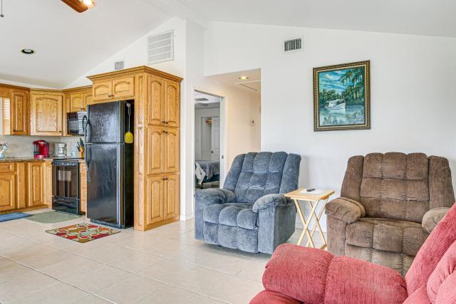 5 Mi to Beaches: Sunny Port Isabel Golf Retreat