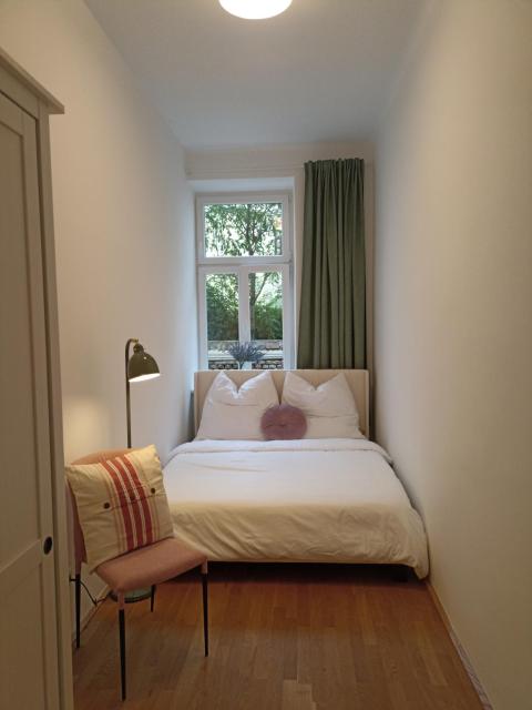 Spacious apartment near Central Train Station