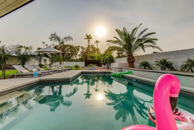 Cactus Jack! Heated Pool, Putting Green