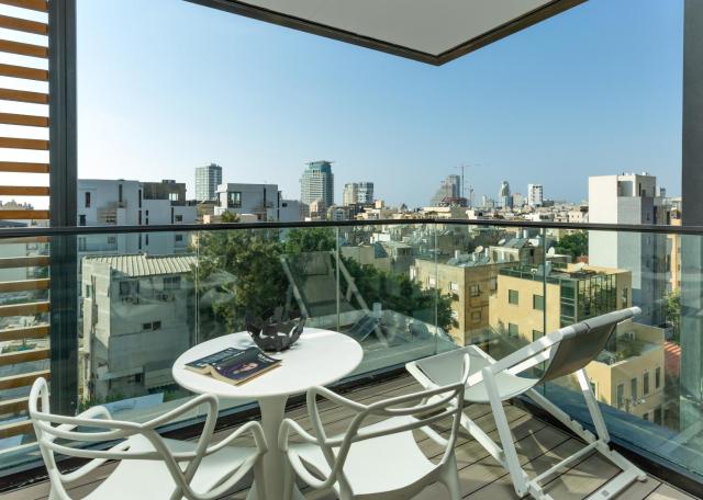 Chic White City 1BR in Neve Tsedek by HolyGuest