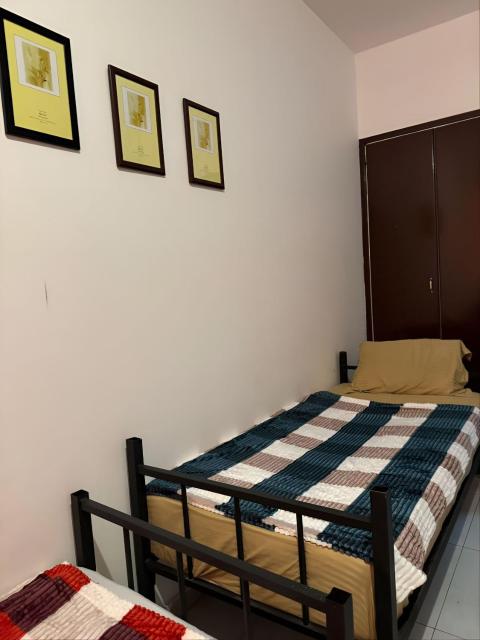 Corniche Street - For Males "Peaceful Bed Space"