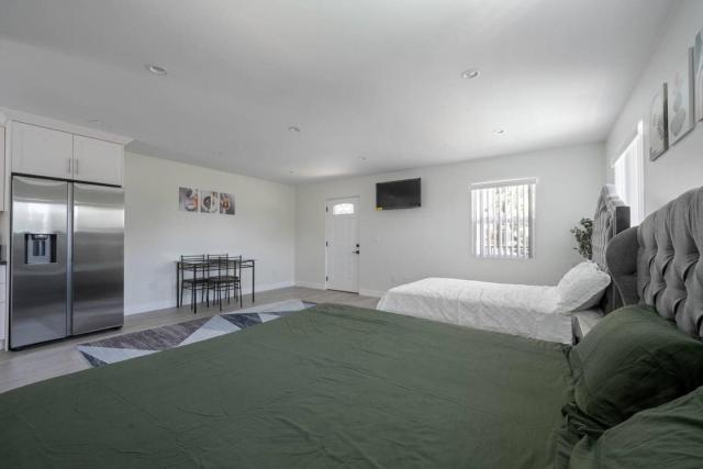Prime new beautiful studio in burbank