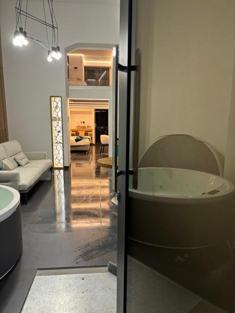 J Luxury Home