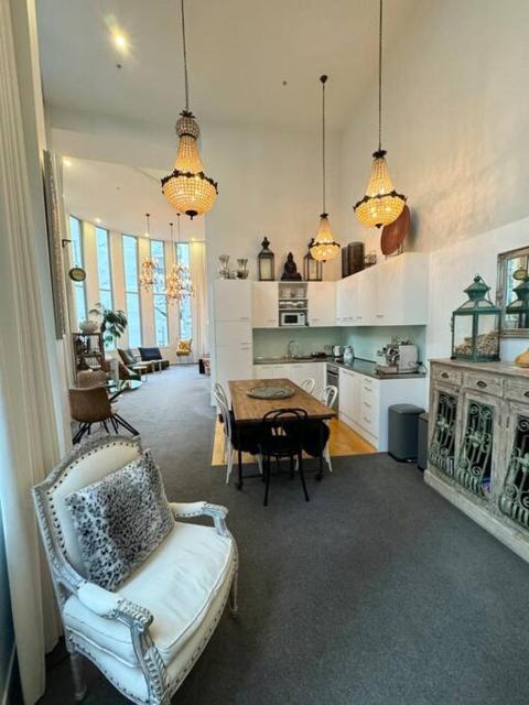 Character Apartment in Central Downtown Auckland