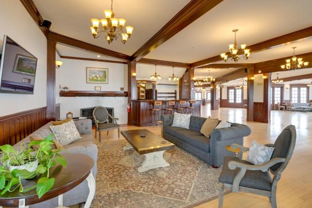 Elegant Oceanfront Maine Estate w/ Gazebo