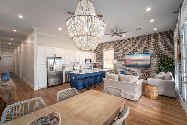 Harbor House Suite A