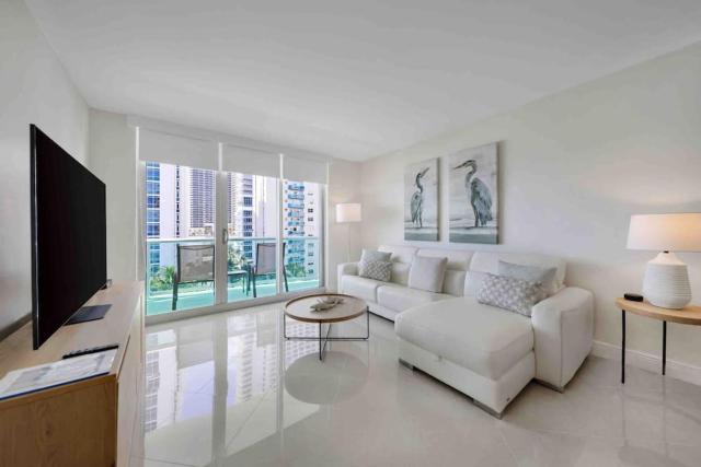 Luxe Hollywood Beachfront Condo