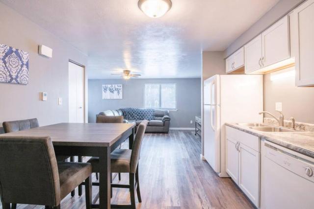 WOOD INN Cozy 2BD over the bridge