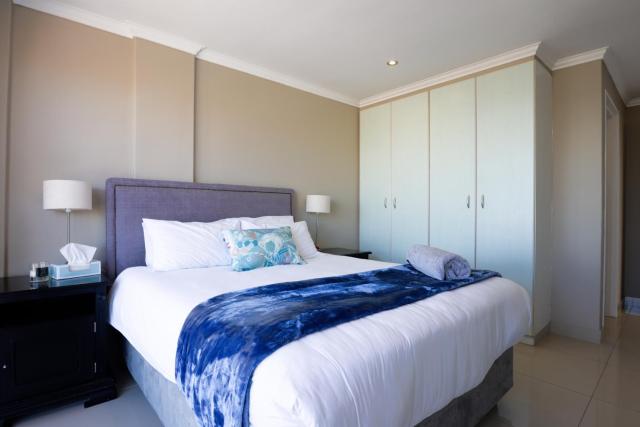 2 Bedroom Oceanfront Apartment with Sea Views