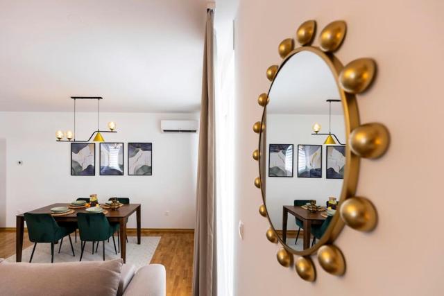 The Luxe Residence, Free parking