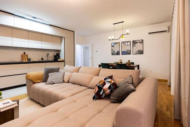 The Luxe Residence, Free parking