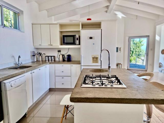 Cosy Beach Bungalow on Clifton