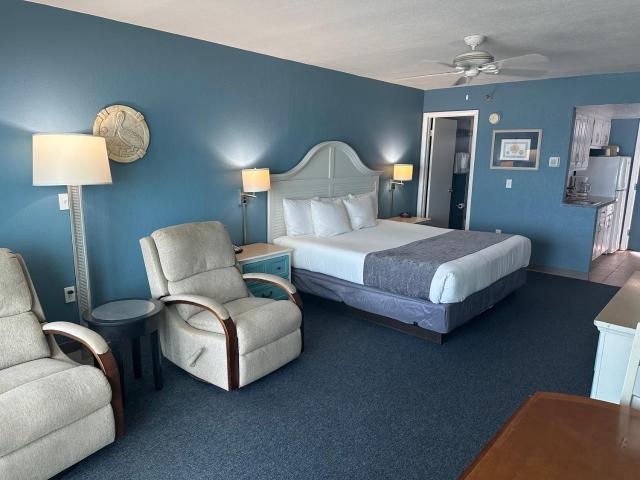 Shoreline Island Resort - Exclusively Adult