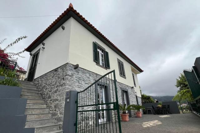 Guest House Santinhos
