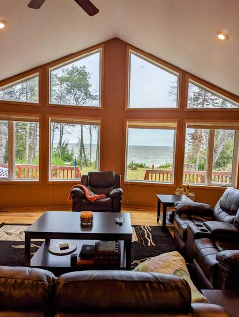 Eagles' Nest - Lakefront Private Beach Hot Tub