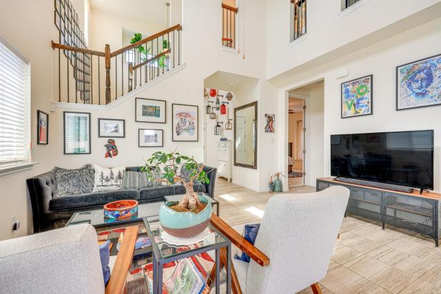 Large Fenced Yard: Family-Friendly Kyle Home