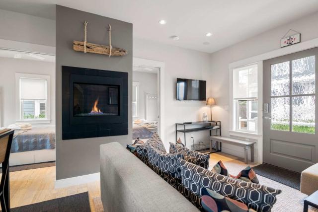 Modern, Private Patio, Walk to Town!