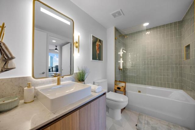 Upscale 1-BD Condo with Stunning City Views