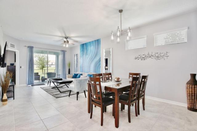 Modern Storey Lake Resort Disney Orlando 3121-108