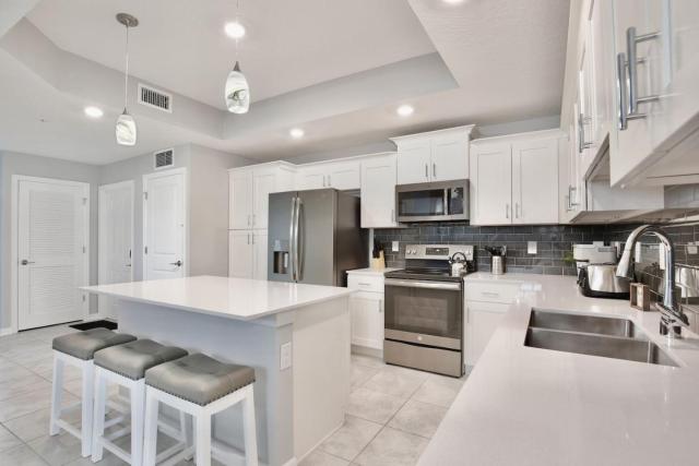 Modern Storey Lake Resort Disney Orlando 3121-108