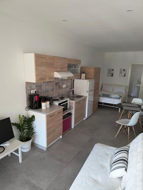 Arismari Studio 2 min from Mades Organized Beach