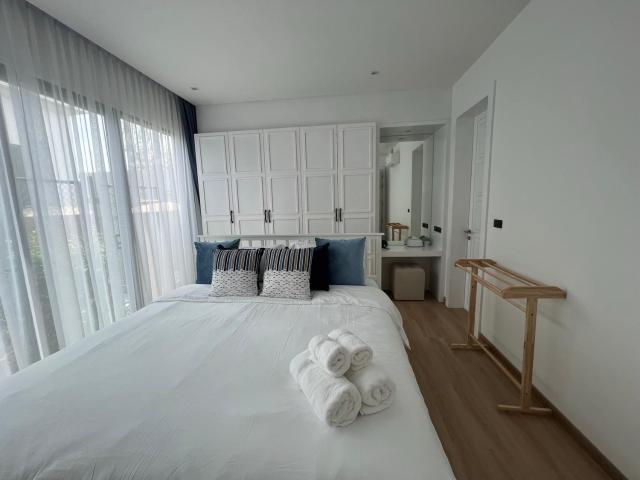 2 BR Modern Pool Villa Chalong