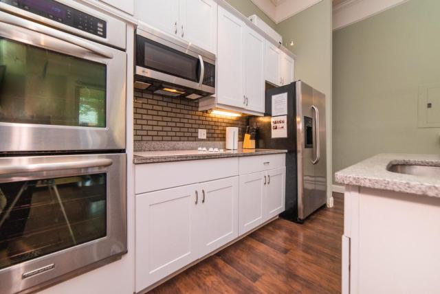 Unbeatable Location - Walkable Entertainment