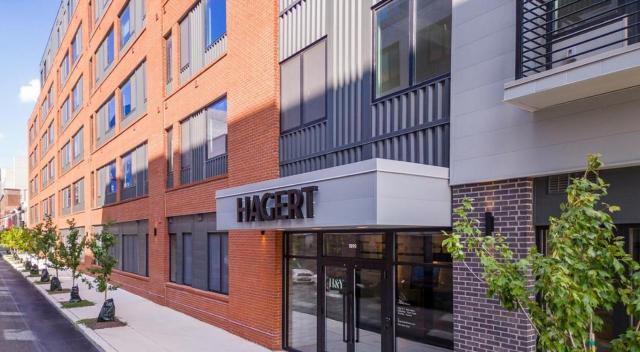 Landing at Hagert and York 1 Bedroom in East Kensington