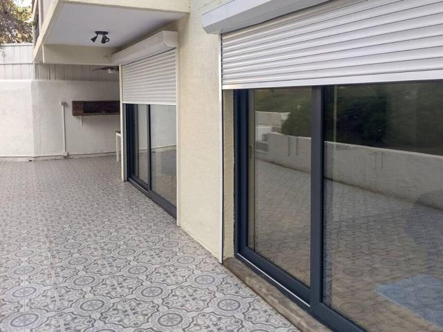 Jardín privado para familias y trabajo