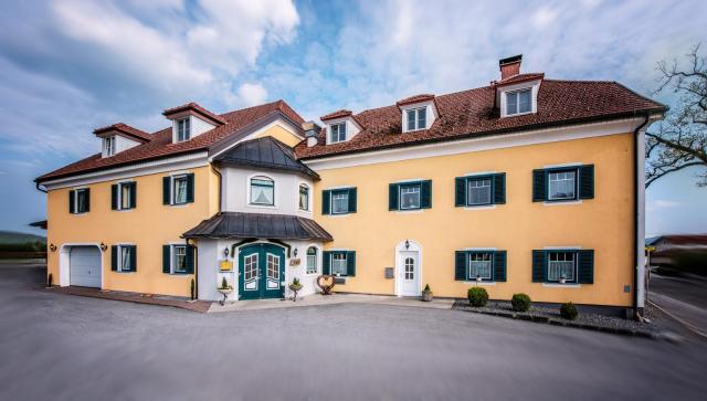 Hotel Wirt Weissau