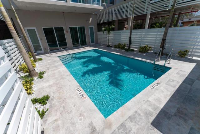 Lux 3BR City-View Retreat in Hollywood, 3rd Floor
